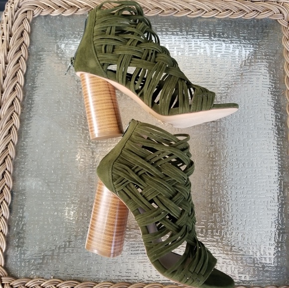 NEW Olive Strappy Chunky Peep Toe Heels - Picture 3 of 8